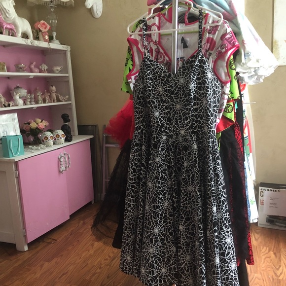 Pinup Girl Audrey Dress Spiderweb 3x - Picture 2 of 2
